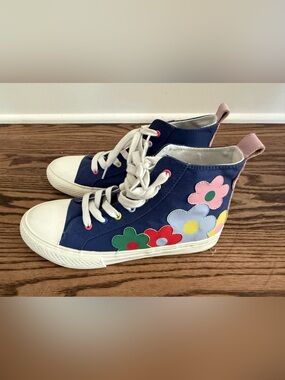 Mini Boden Navy High-Top Sneakers with Multicolor Flower Appliqués